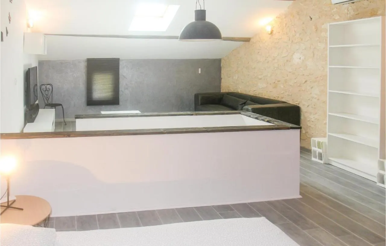 Awesome Home In Vedene With Swimming Pool