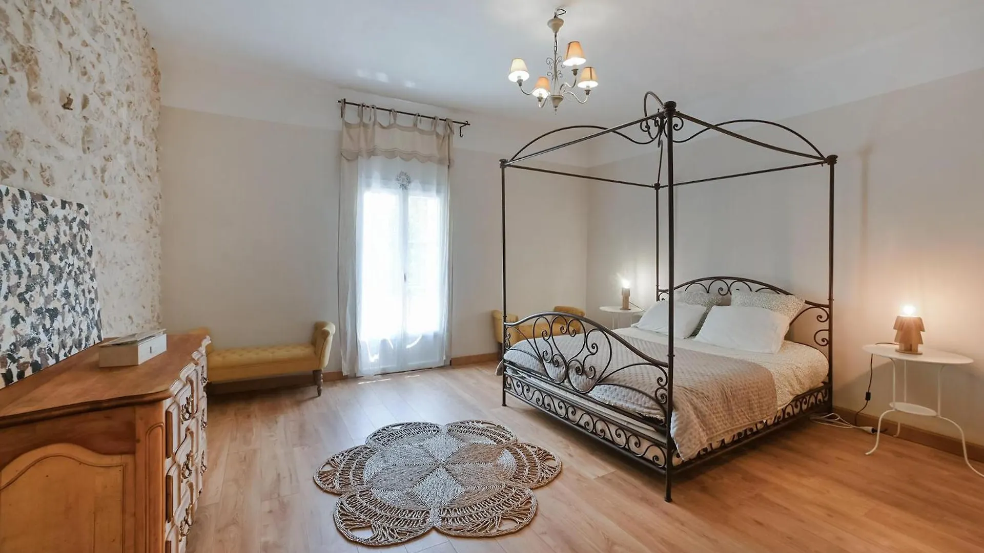 Awesome Home In Vedene With Swimming Pool Holiday home