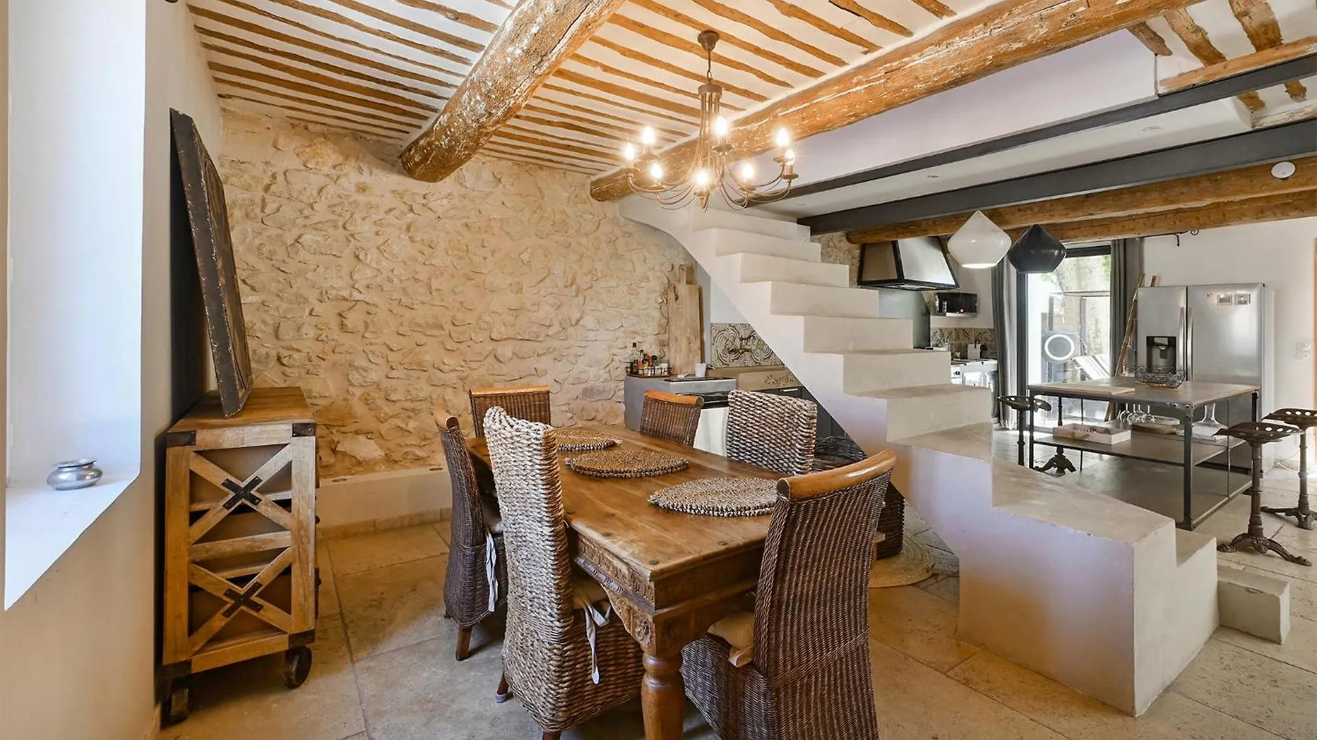 Holiday home Awesome Home In Vedene With Swimming Pool