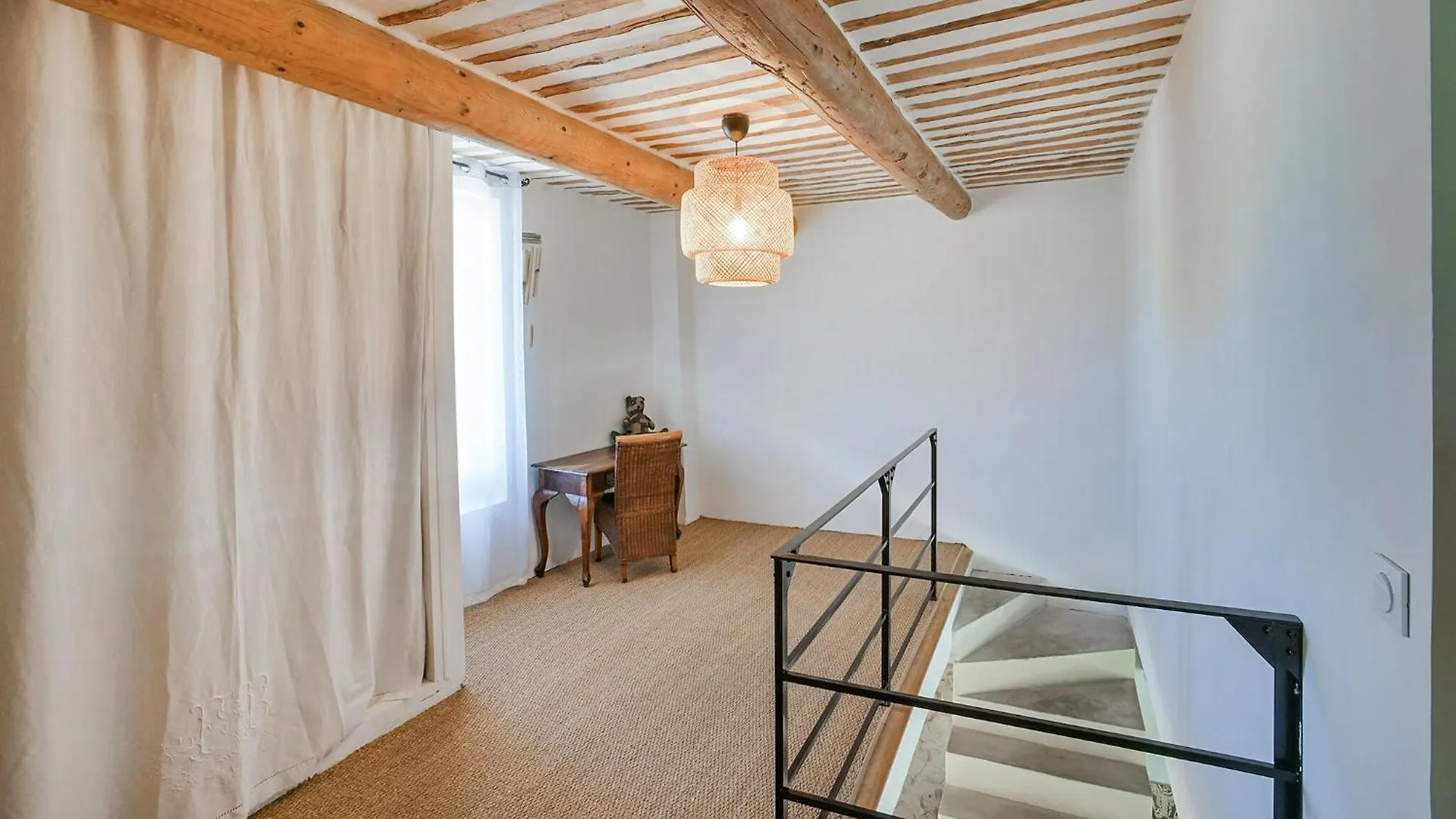 Awesome Home In Vedene With Swimming Pool France