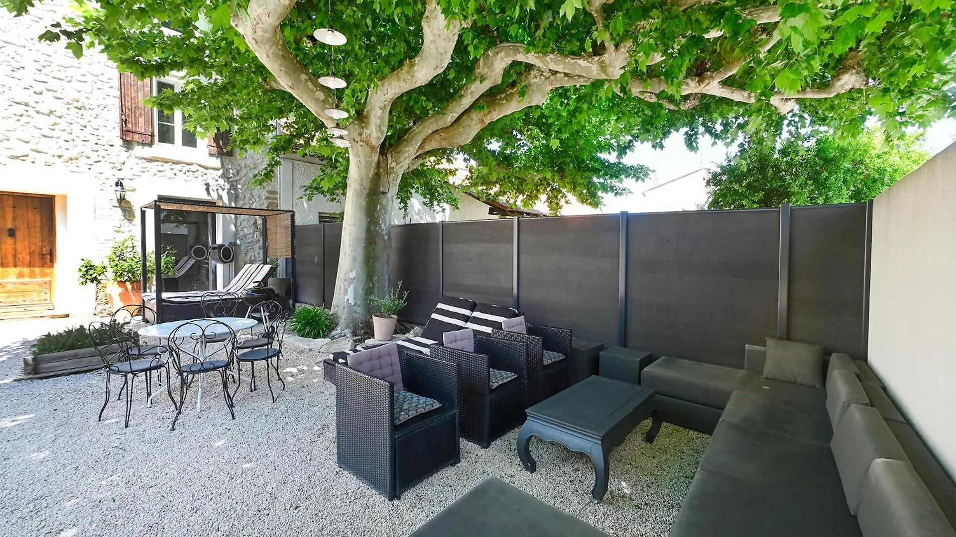 Awesome Home In Vedene With Swimming Pool Holiday home