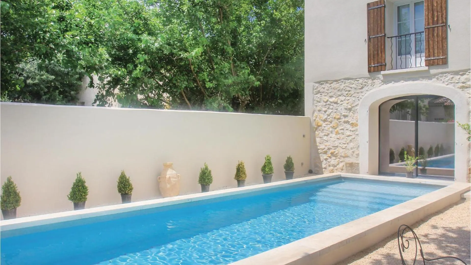 Awesome Home In Vedene With Swimming Pool Holiday home