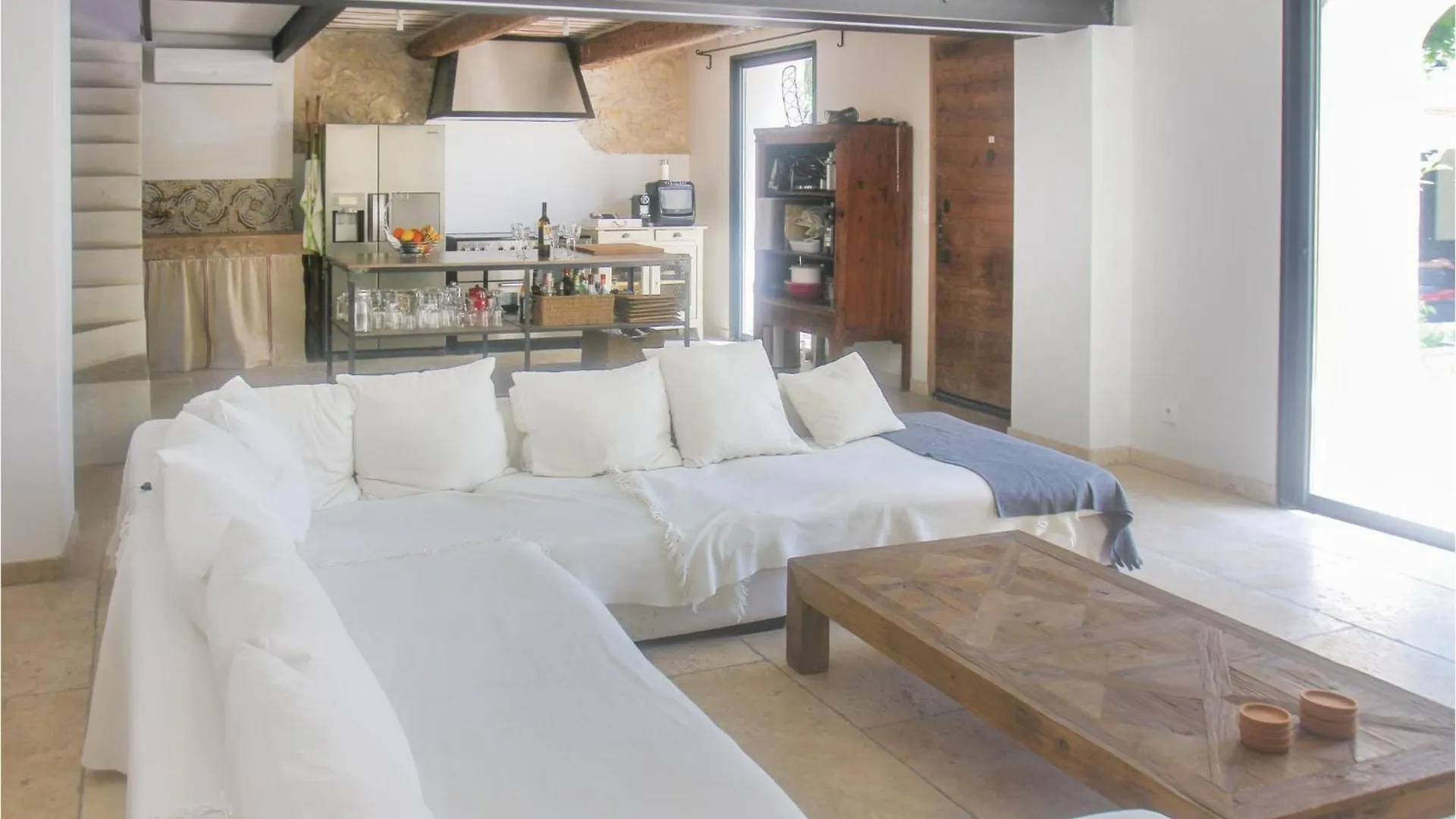 Holiday home Awesome Home In Vedene With Swimming Pool