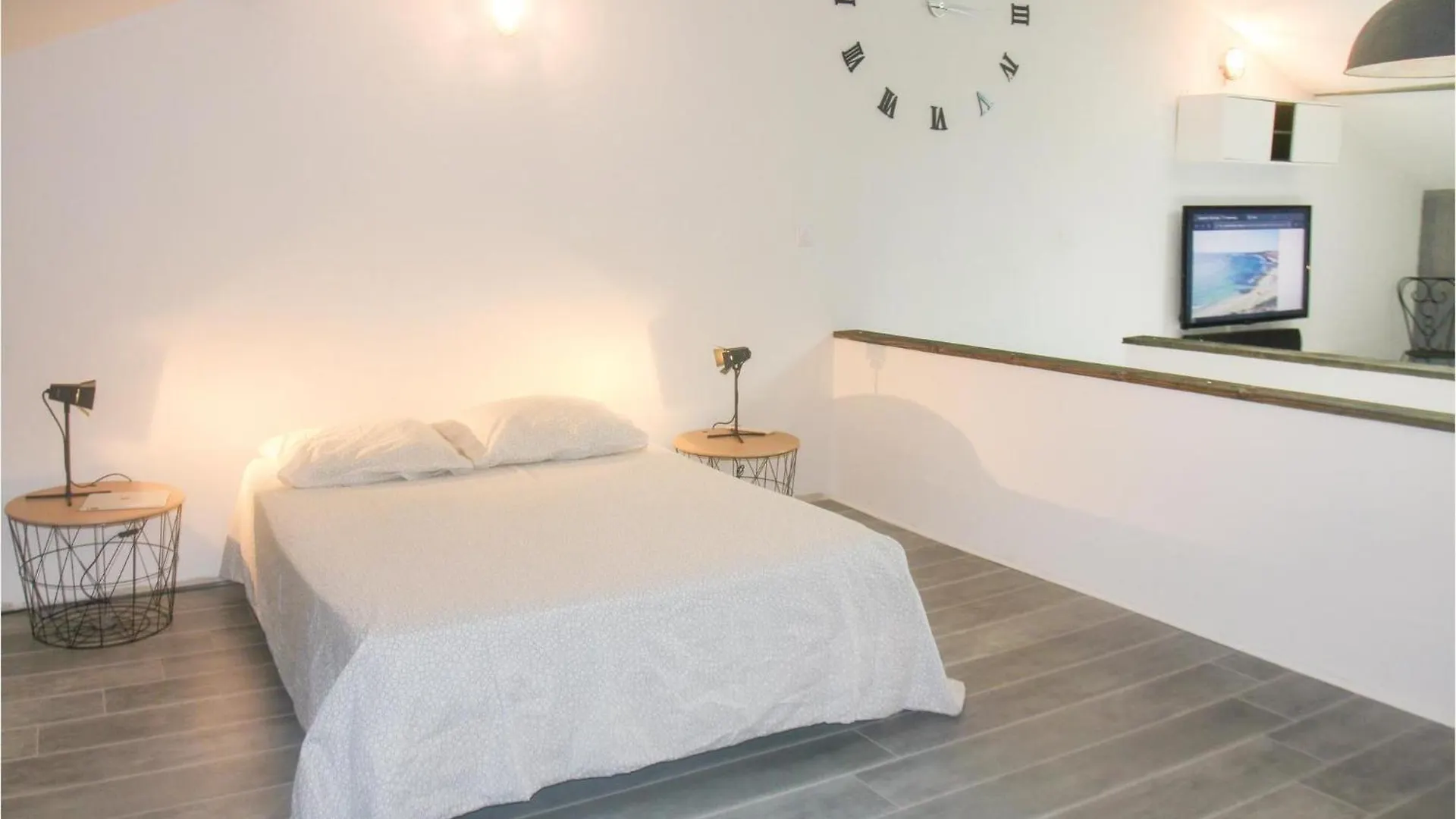 Awesome Home In Vedene With Swimming Pool Holiday home