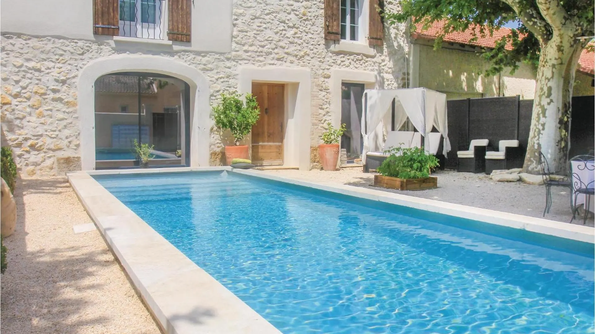 Holiday home Awesome Home In Vedene With Swimming Pool France